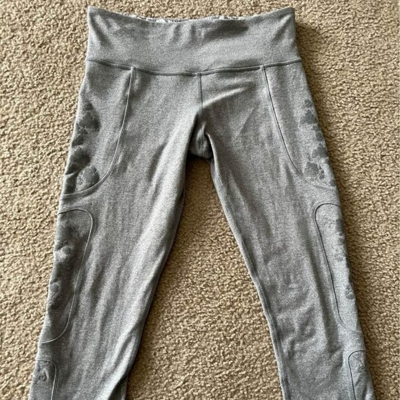 Lululemon gray leggings, size 8 - Picture 1 of 5